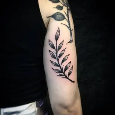 Monpierre - Tatouage Nantes - traditionalart traditionaltattoo artoftheday