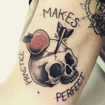 Ariane - Tatouage Nantes - tattoo tattooist skull