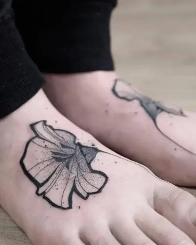 Drop - Tatouage Nantes - flowettattoo feettattoos foottattoo