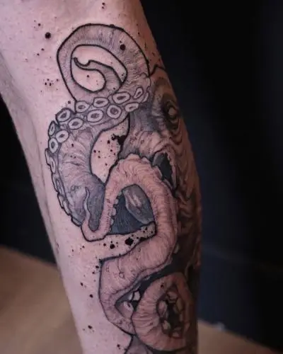 Drop - Tatouage Nantes - poulpe pieuvre octopus