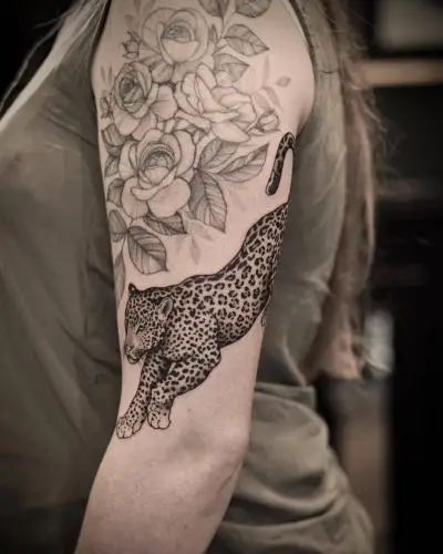 Ornela - Tatouage Nantes - whipshading darkart nantestattoo