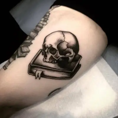 Monpierre - Tatouage Nantes - engraving engravingtattoo inkedgirls