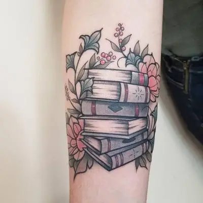 Ariane - Tatouage Nantes - books flowers tattoooftheday