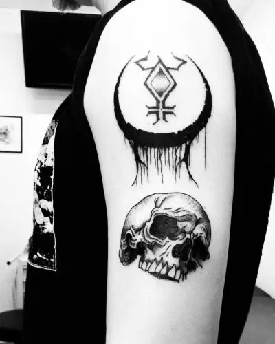 Monpierre - Tatouage Nantes - black