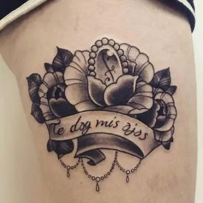 Ariane - Tatouage Nantes - tattooist tattoo flower