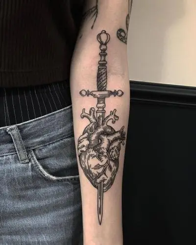 Monpierre - Tatouage Nantes - anatomydrawing engraverstattoo medievalart