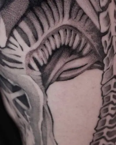 Drop - Tatouage Nantes - alien aliens alienqueen