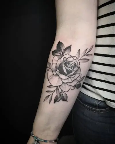 Ornela - Tatouage Nantes - rosetattoo tattoo nantestattoo