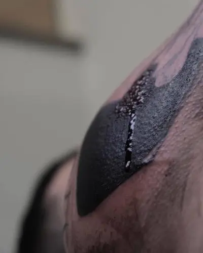 Drop - Tatouage Nantes - blood bloodytattoo fullblacktattoo