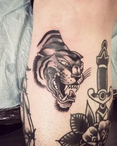 Monpierre - Tatouage Nantes - blacktraditionaltattoo tigertattoo artoftheday