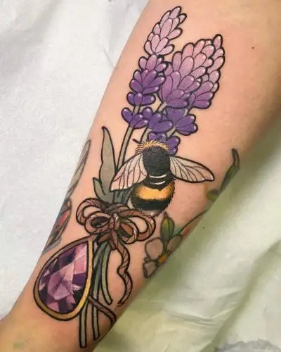 Ariane - Tatouage Nantes - tattoooftheday bee beetattoo