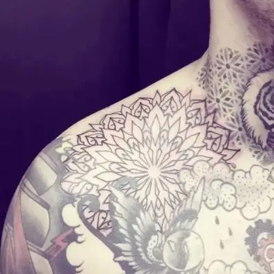 Ornela - Tatouage Nantes - tattoo inprogress blackwork