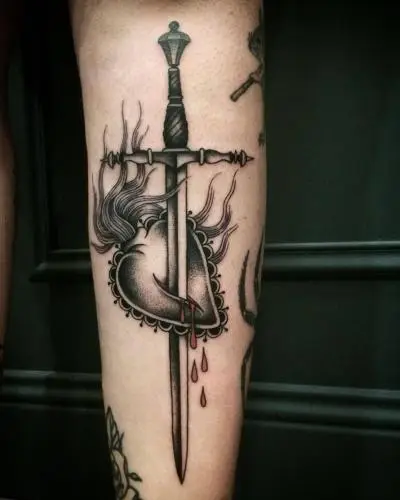Monpierre - Tatouage Nantes - engraving engravingtattoo inkedgirls