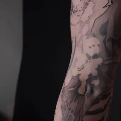 Drop - Tatouage Nantes - detailstattoo tattoodetails blackwork