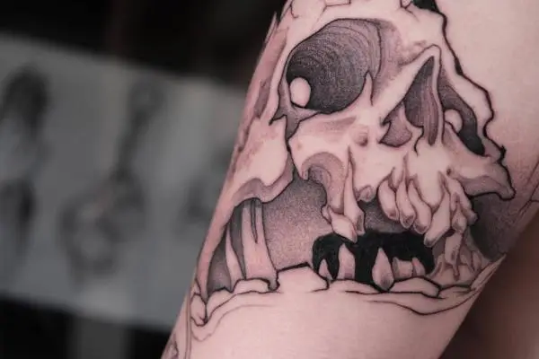 Drop - Tatouage Nantes - skull skulltattoo wip