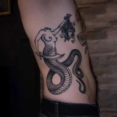 Monpierre - Tatouage Nantes - engraver gorgona engravertattoo