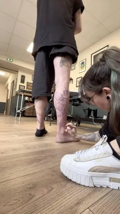 Drop - Tatouage Nantes - nantestattoo legtattoo spidertattoo