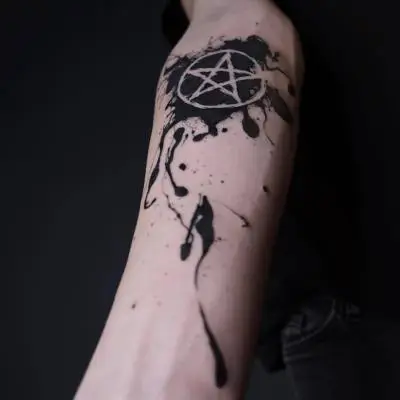 Drop - Tatouage Nantes - pentagram pentacle pentagramtattoo