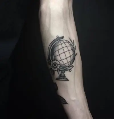 Monpierre - Tatouage Nantes - traditionaltattoo blackworktattoo blackworkerssubmission