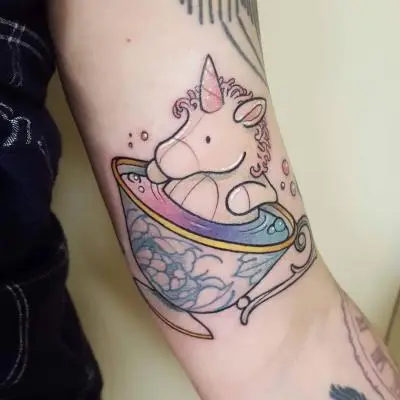 Ariane - Tatouage Nantes - unicorn tea teatime