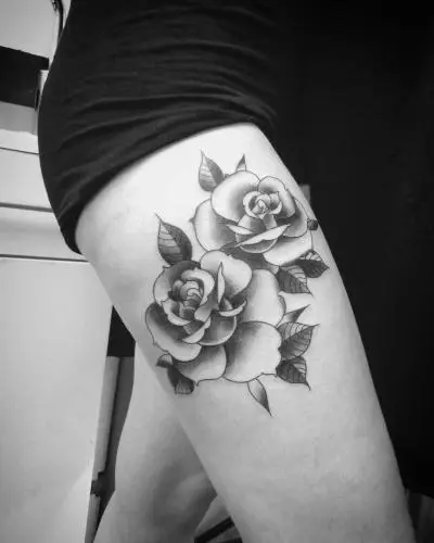 Monpierre - Tatouage Nantes - rosetattoo roses blacktattoo
