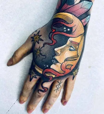 Ariane - Tatouage Nantes - moon moontattoo handtattoo